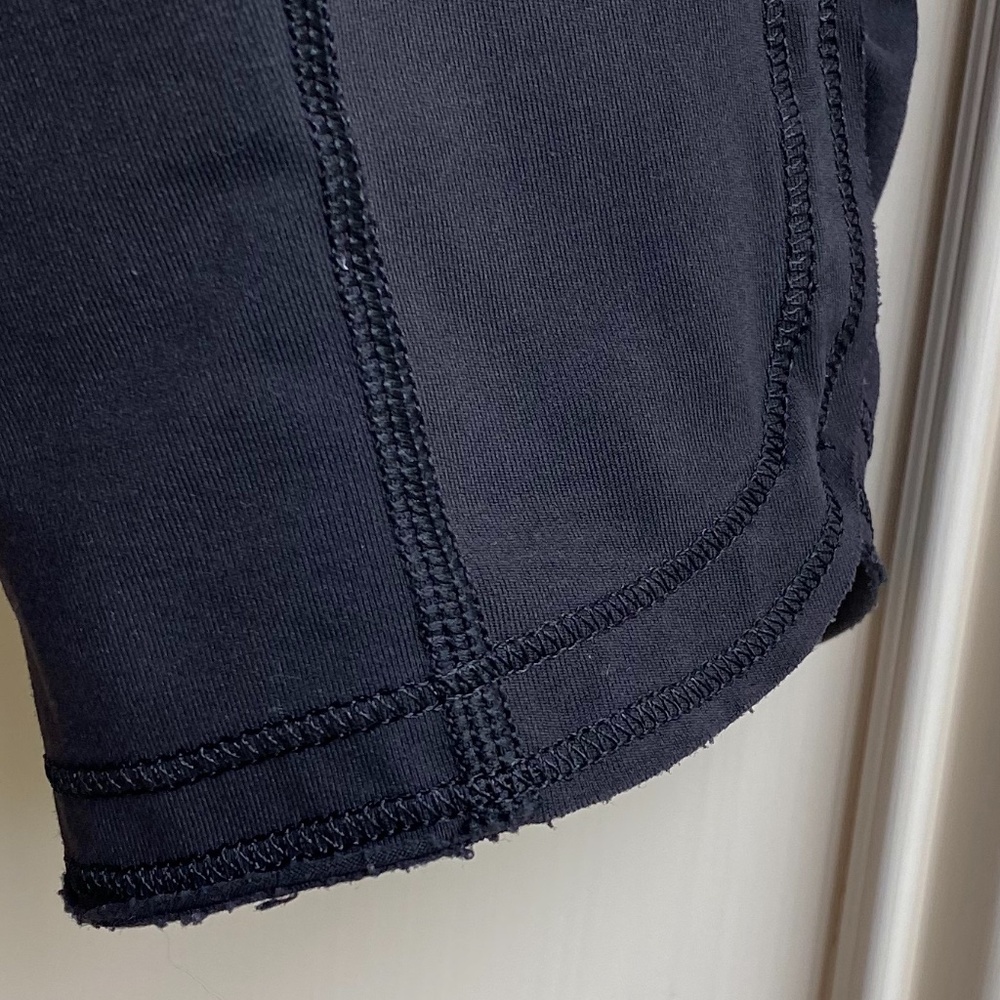 Lululemon Cropped Pants - Size 6 - Picture 6 of 10